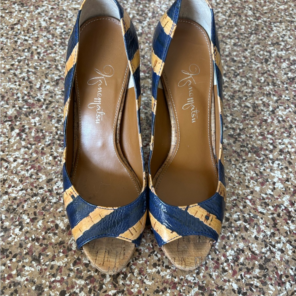 Ginza kanematsu made in Japan Navy and Tan Peep Toe Heels